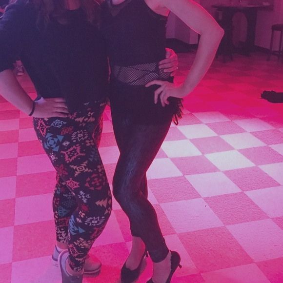 Fabletics Hold Fit Leggings - Picture 3 of 12